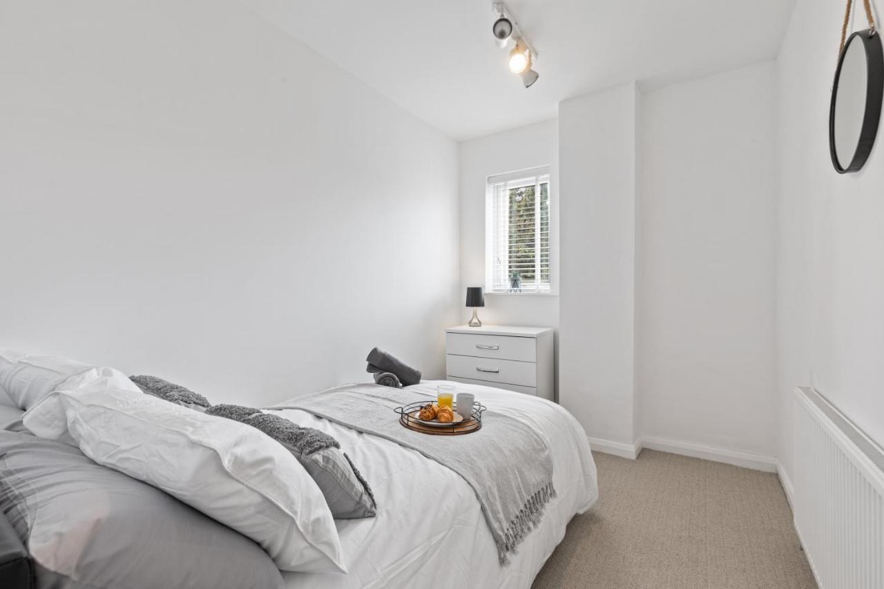 Nuneaton - Ideal 3 Bedroom, Wi-Fi Parking, Sleeps 6 - Jrr Stays Eksteriør bilde