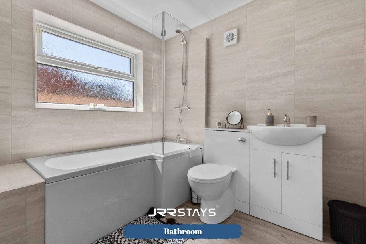 Nuneaton - Ideal 3 Bedroom, Wi-Fi Parking, Sleeps 6 - Jrr Stays Eksteriør bilde