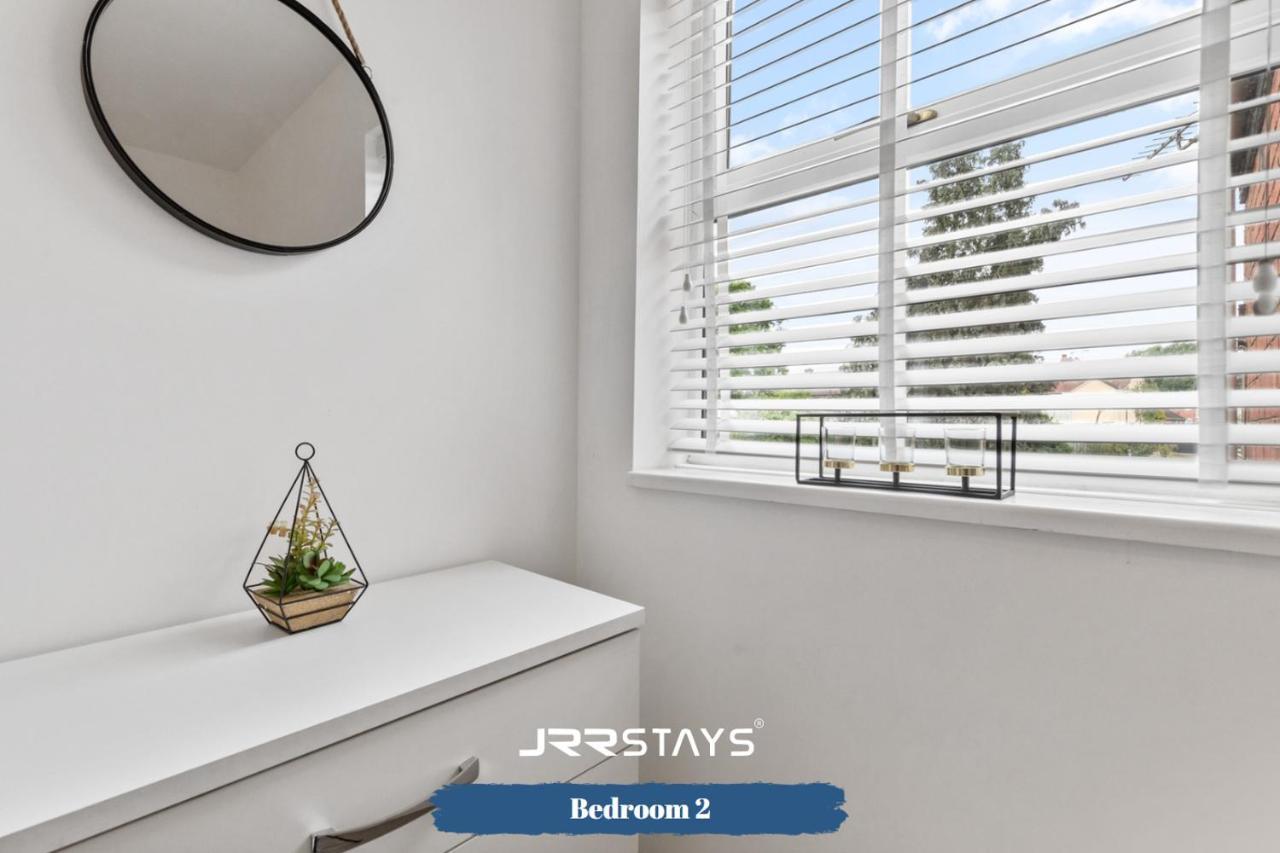 Nuneaton - Ideal 3 Bedroom, Wi-Fi Parking, Sleeps 6 - Jrr Stays Eksteriør bilde